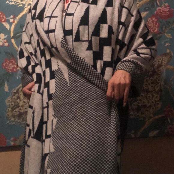 Armani exchange wrap - Picture 2 of 3